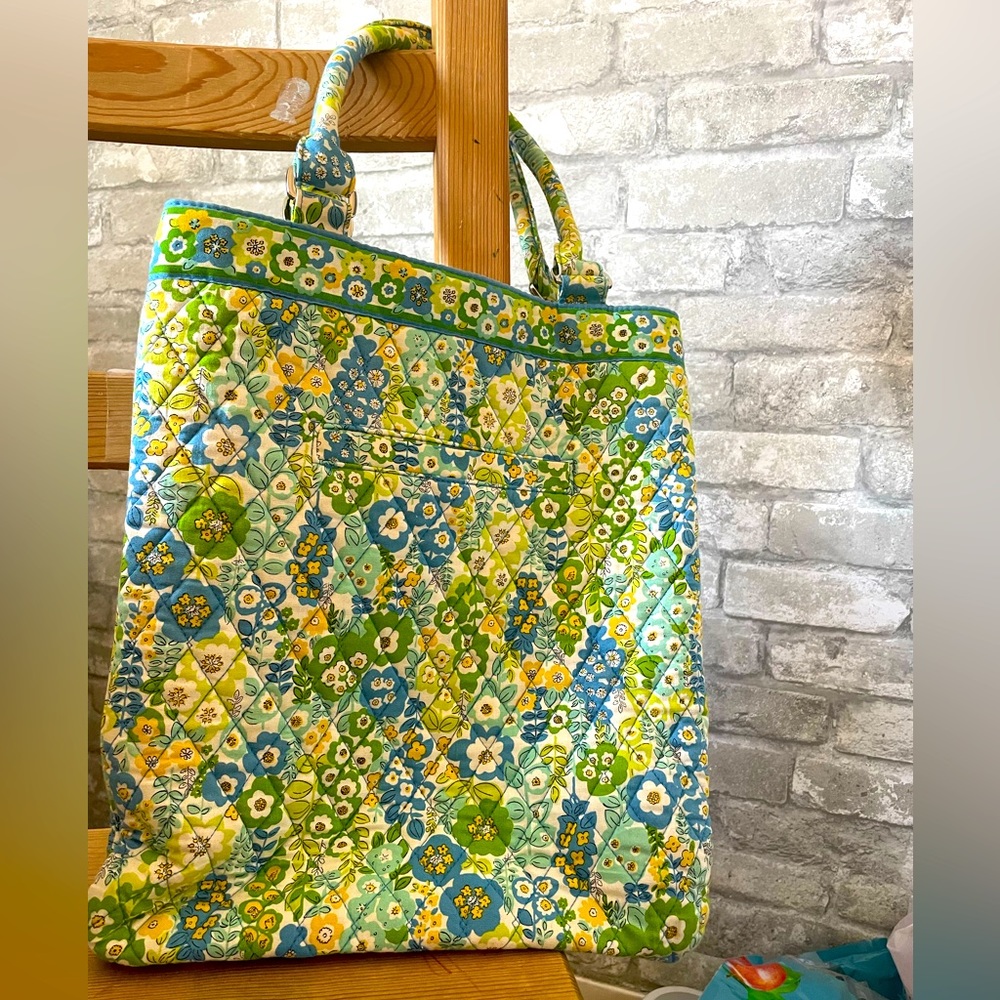 Like new! Vera Bradley Spring meadow bag in light blues and greens.
